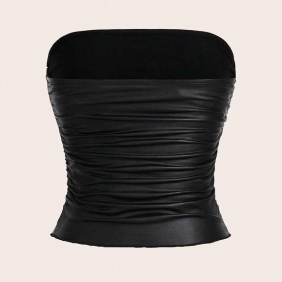 Black Strapless Ruched Top - Picture 2 of 3